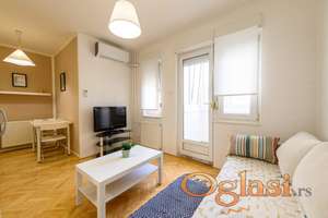 LEPA GARSONJERA ODMAH USELJIVA